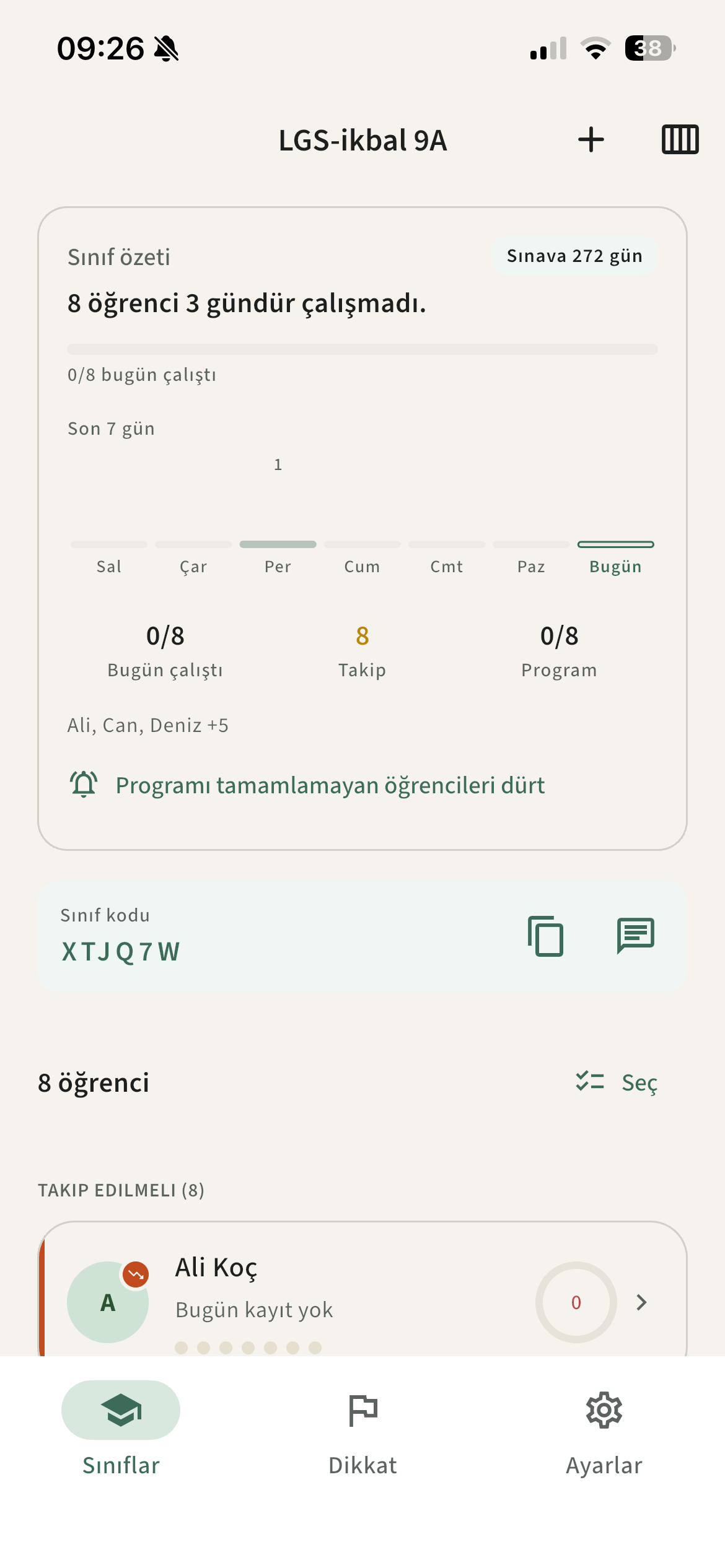 Öğretmen sınıf ekranı: sınıf özeti, 6 haneli kod ve öğrenci listesi